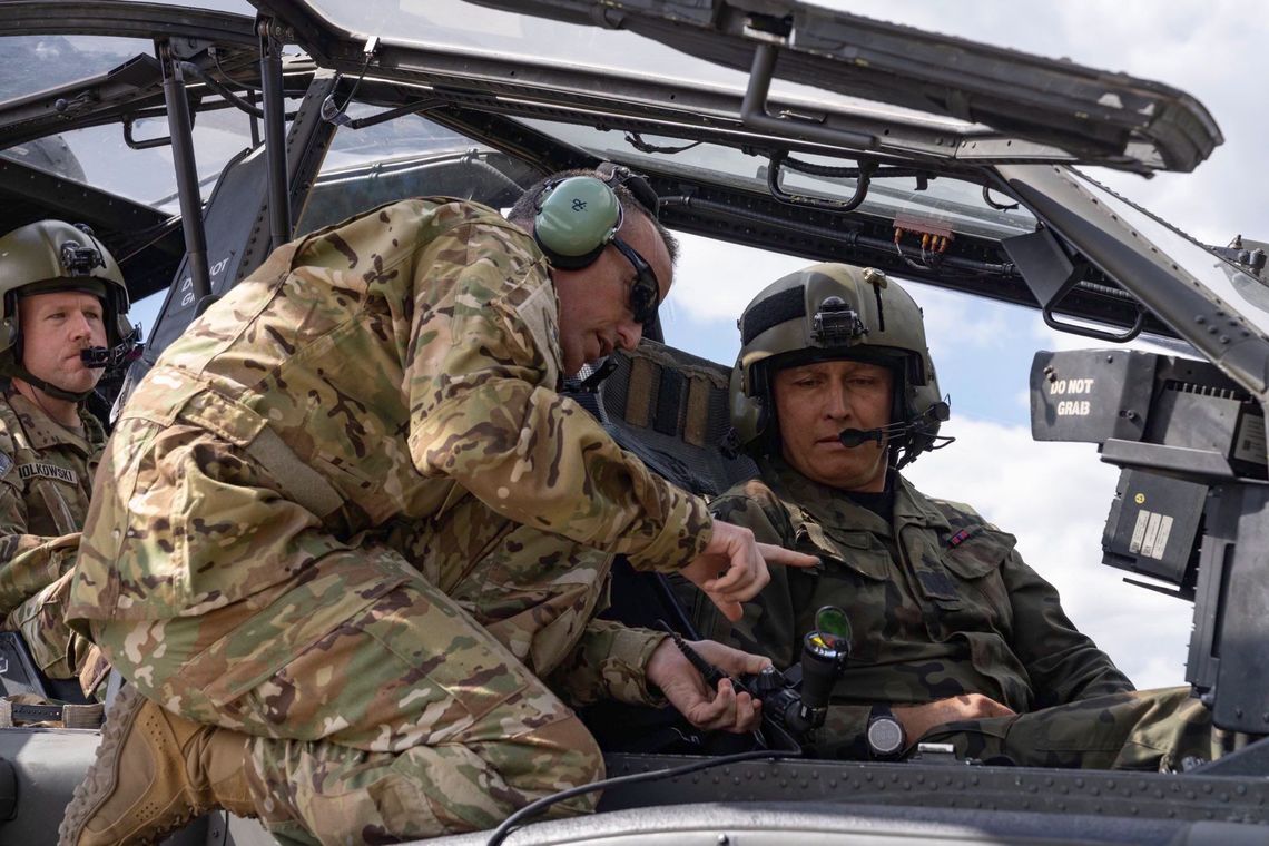 Apache łączą siły – polska 25. Brygada Kawalerii Powietrznej szkoli się z US Army Apache łączą siły – polska 25. Brygada Kawalerii Powietrznej szkoli się z US Army