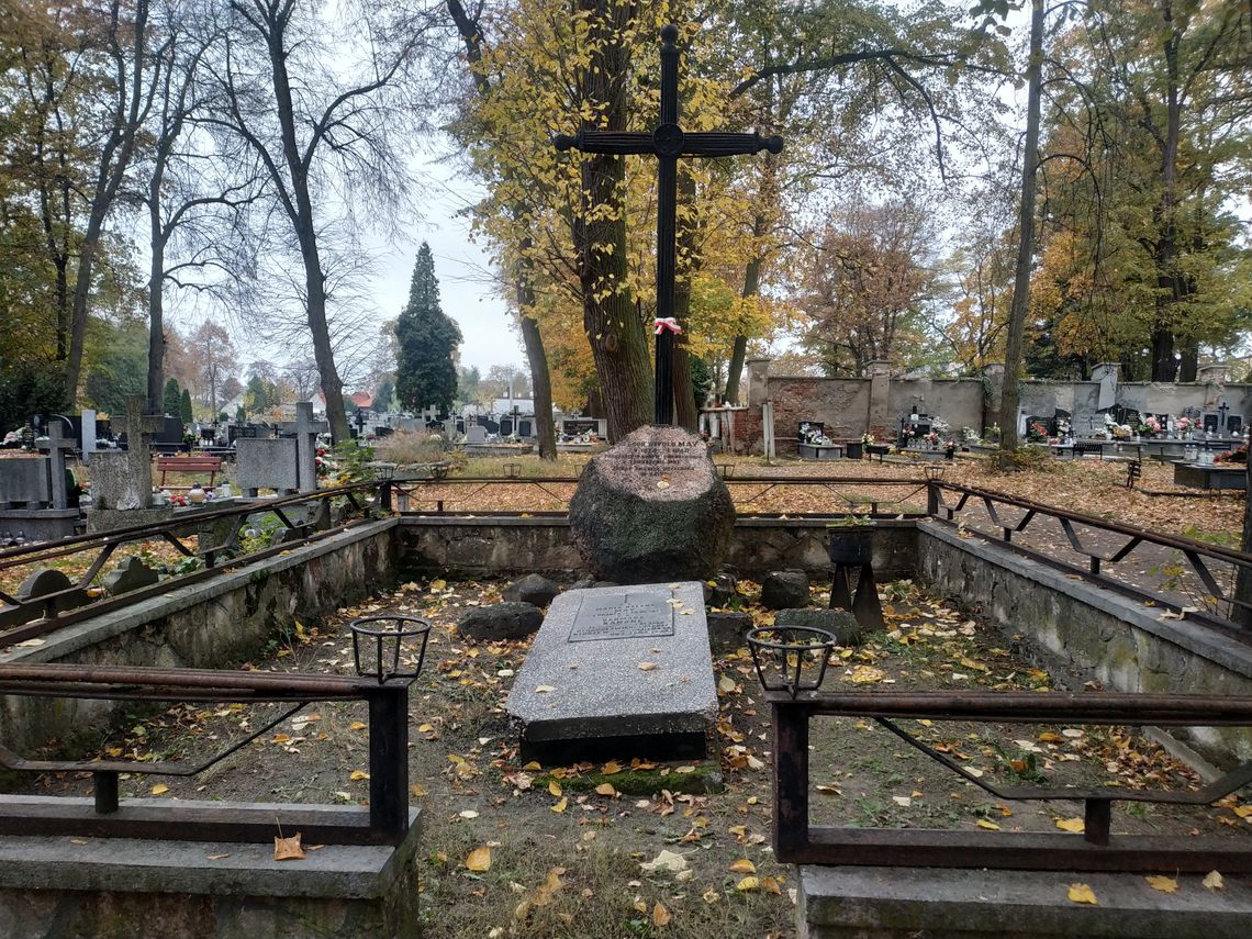 Nagrobek po renowacji