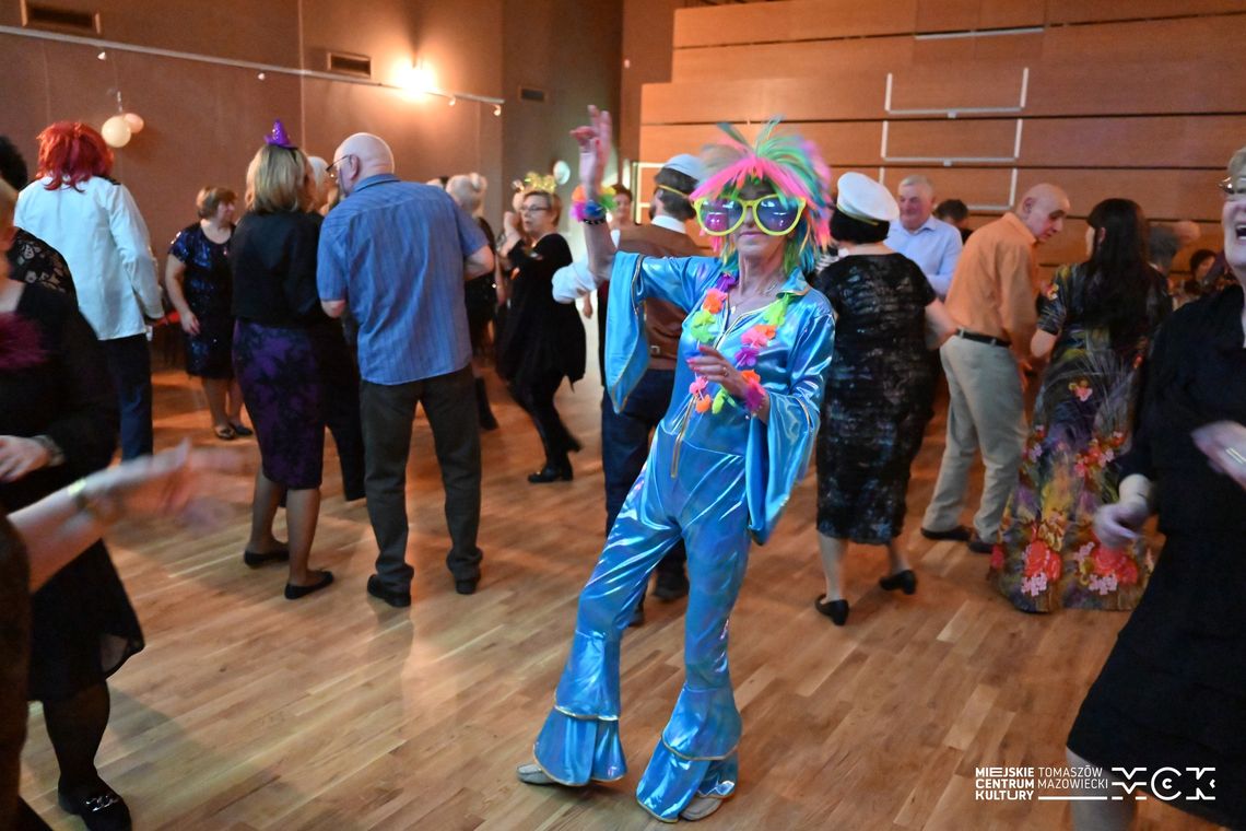 Bal Karnawałowy w MCK Tkacz – parkiet, który nie chciał zasnąć Bal Karnawałowy w MCK Tkacz – parkiet, który nie chciał zasnąć