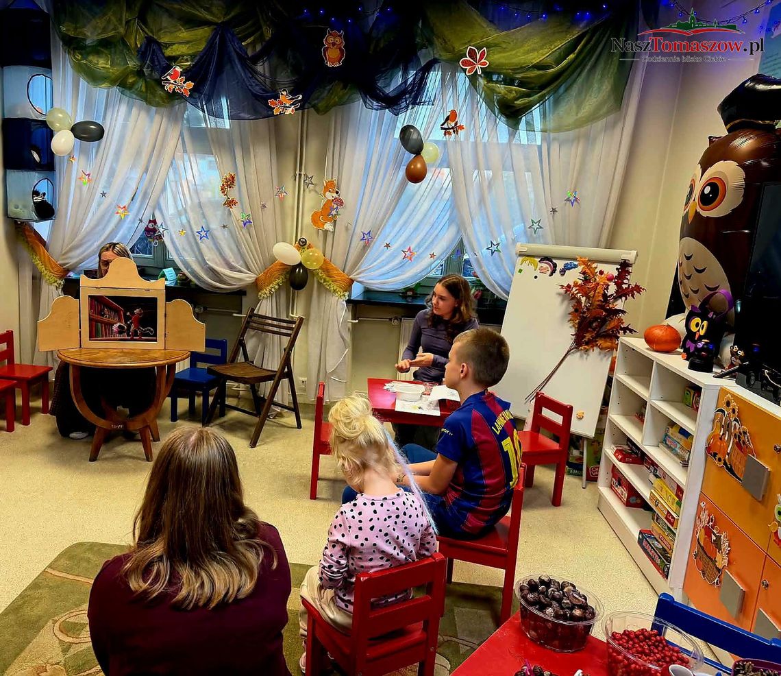 Biblioteka po zmroku. Tomaszowska książnica znów udowodniła, że „się sprawdza” Biblioteka po zmroku. Tomaszowska książnica znów udowodniła, że „się sprawdza”