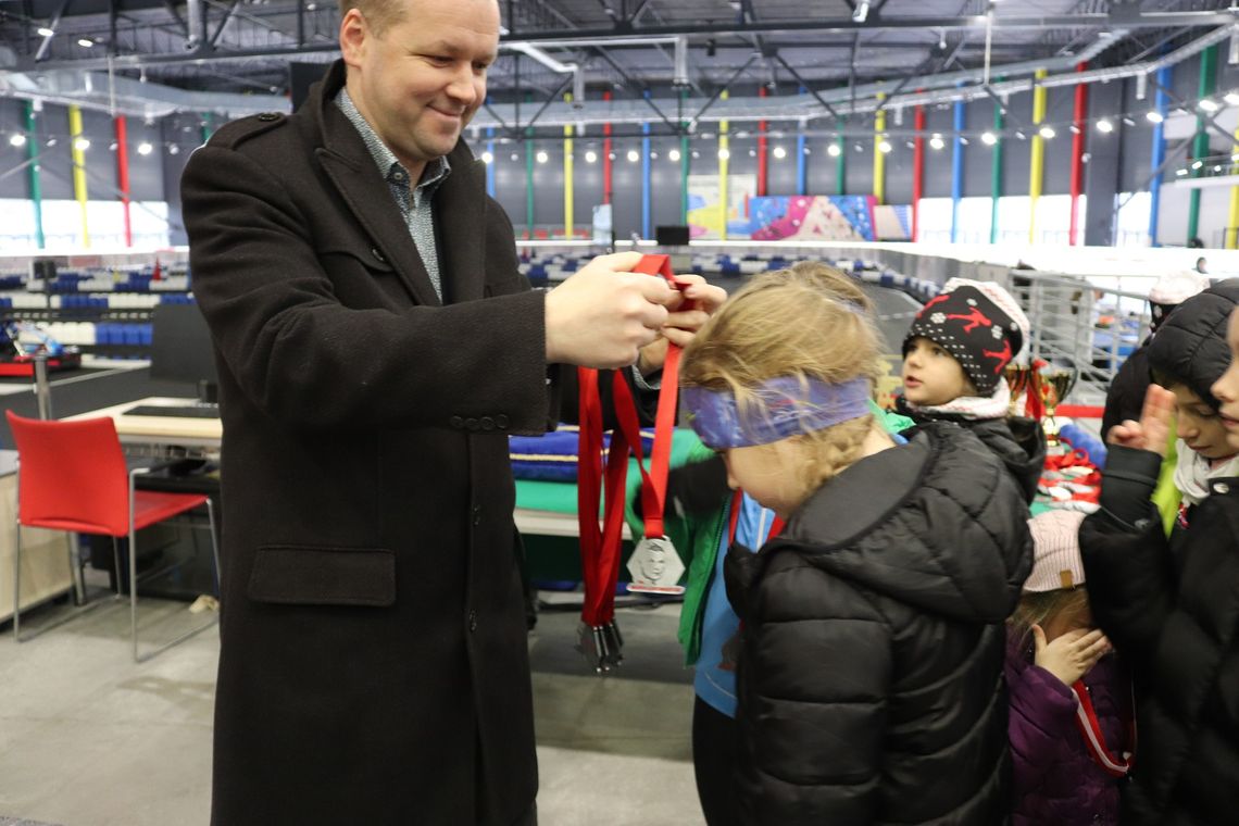 Blisko 150 młodych panczenistów w Arenie Lodowe Blisko 150 młodych panczenistów w Arenie Lodowe