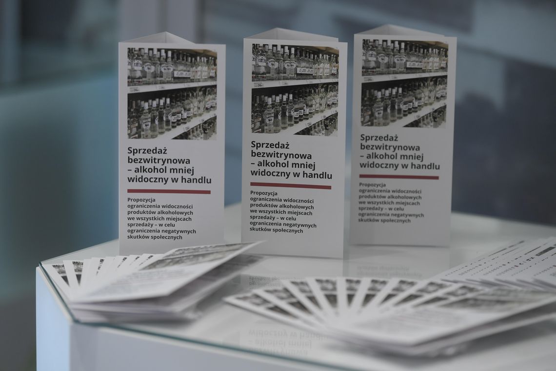 Branża paliwowa prezentuje koncepcję sprzedaży bezwitrynowej na stacjach benzynowych