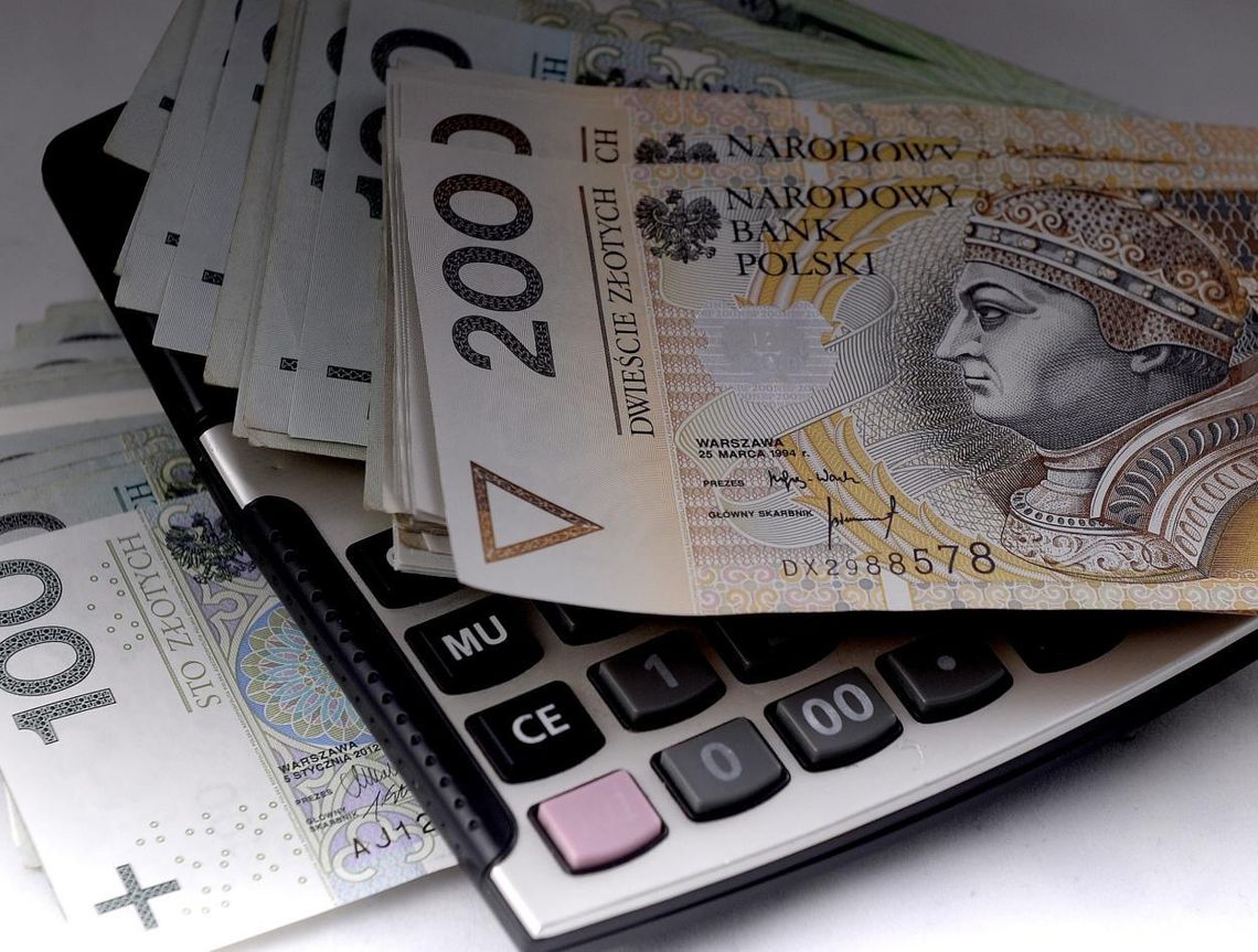 CBOS: w społecznej ocenie próg bogactwa w Polsce zaczyna się od 10 tys. zł na osobę w rodzinie CBOS: w społecznej ocenie próg bogactwa w Polsce zaczyna się od 10 tys. zł na osobę w rodzinie