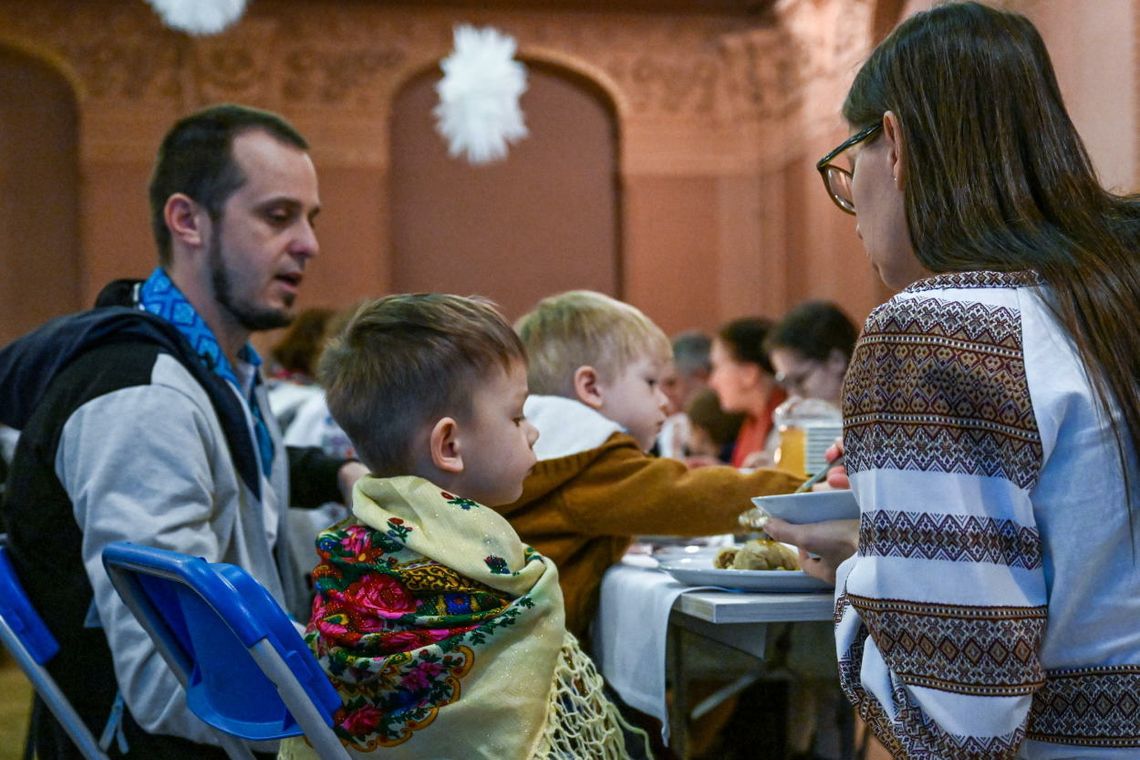 CBOS: według uchodźców ukraińskich w Polsce znacznie łatwiej można znaleźć pracę