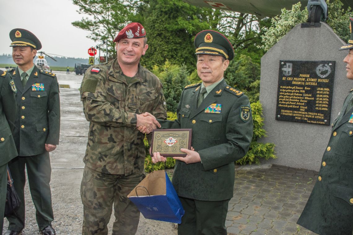 Chińczycy wśród kawalerzystów