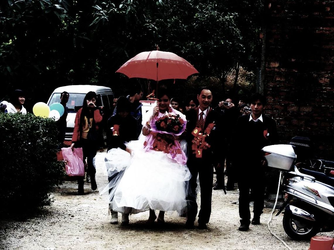 Chiny (Yangchun) - naszpikowane symbolami wesele po chińsku
