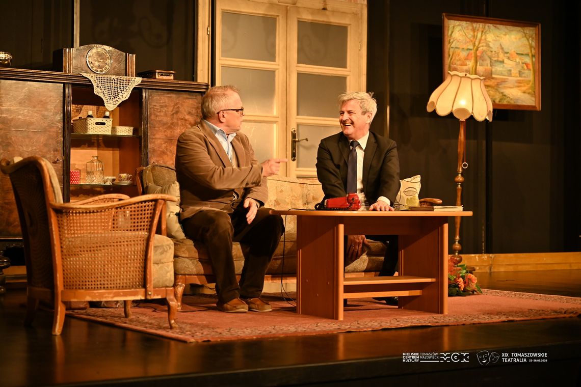 Czarna komedia, która bawi i niepokoi. „Pół na pół” na Tomaszowskich Teatraliach