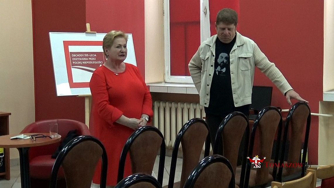 Czerwonym tramwajem do niepodległości