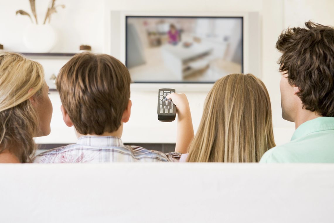 Czy telewizja w pakiecie z internetem się opłaca?