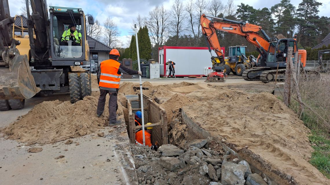 Dąbrowa pod Tomaszowem: rusza cicha rewolucja — za 2,4 mln zł budowa kanalizacji