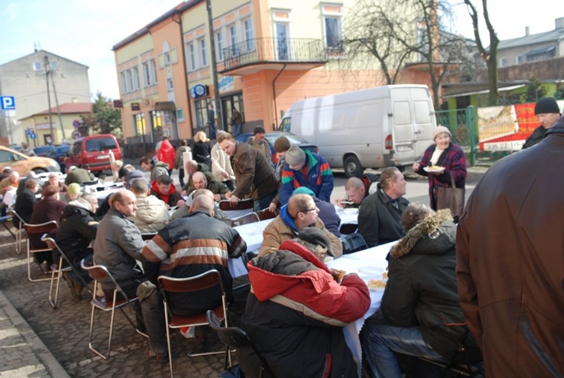 Dębiec nakarmił potrzebujących