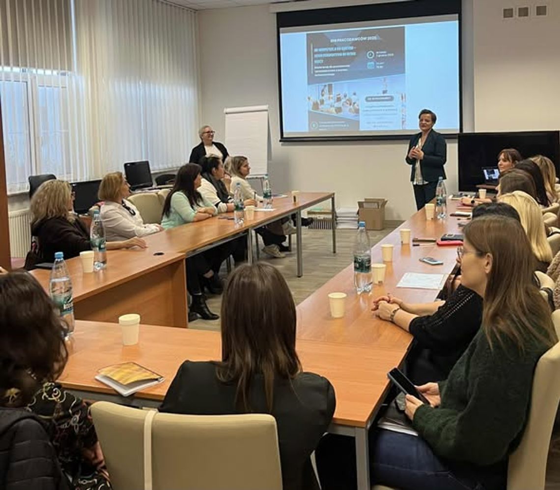 Dni Pracodawców 2025 w tomaszowskim „pośredniaku”. Od rozmowy o kompetencjach do wspólnego działania Dni Pracodawców 2025 w tomaszowskim „pośredniaku”. Od rozmowy o kompetencjach do wspólnego działania