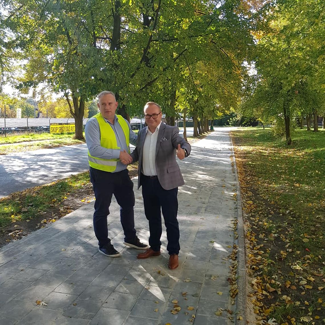 Drobna rzecz a cieszy. Nowy chodnik już gotowy