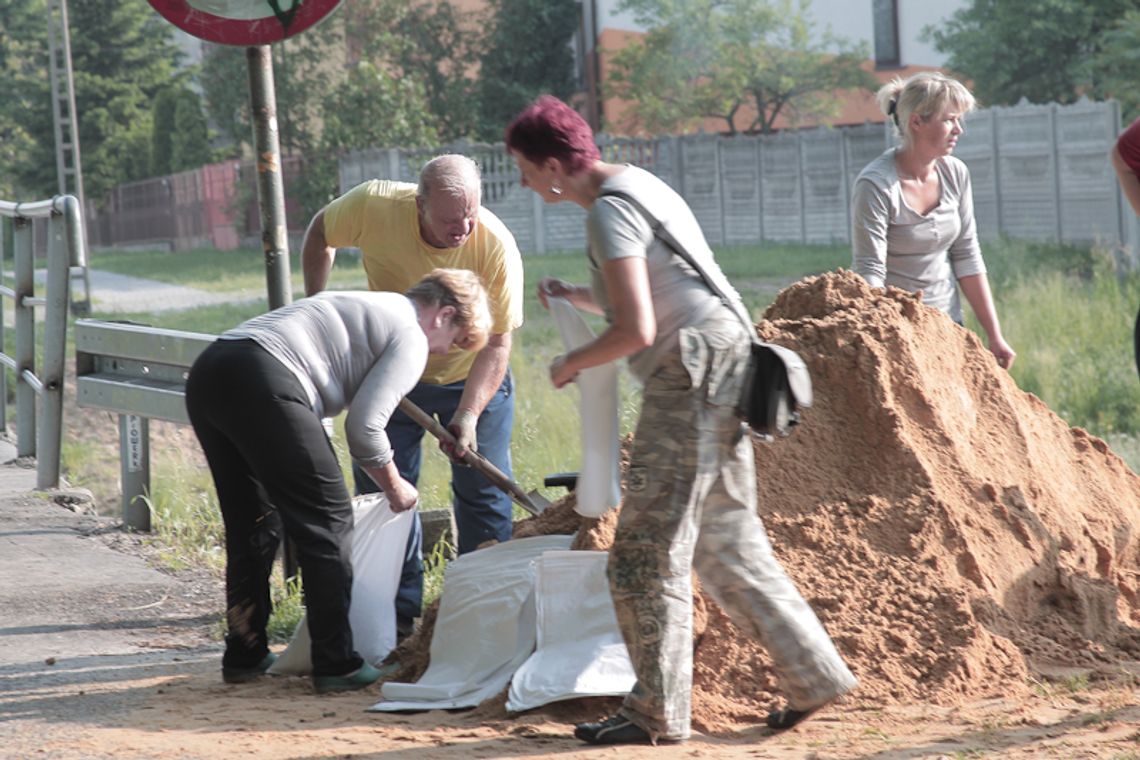 Działkowcy zabezpieczają się przed podtopieniami