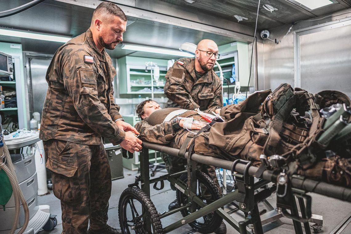 Dzielny Tygrys ’25: PJEM z Nowego Glinnika i 12. Brygada Zmechanizowana trenują MEDEVAC w Drawsku Dzielny Tygrys ’25: PJEM z Nowego Glinnika i 12. Brygada Zmechanizowana trenują MEDEVAC w Drawsku