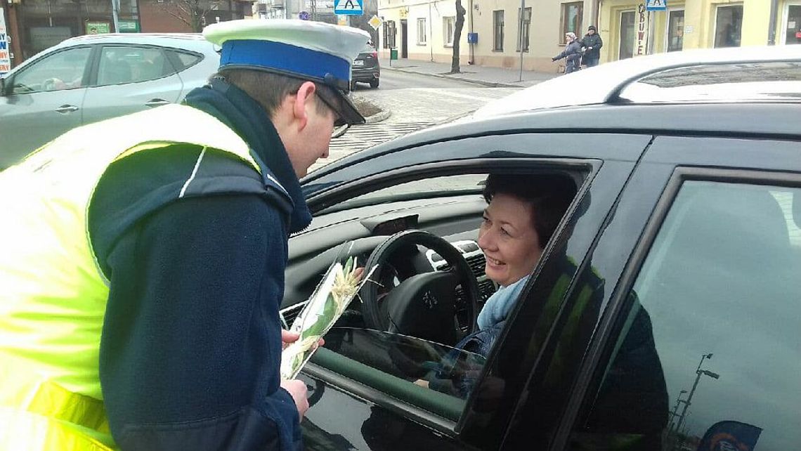 Dzień Kobiet z tomaszowską drogówką