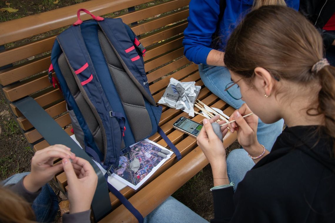 Ekologiczna Gra Miejska w „Wyspiańskim”. Nauka w terenie, emocje na mecie Ekologiczna Gra Miejska w „Wyspiańskim”. Nauka w terenie, emocje na mecie