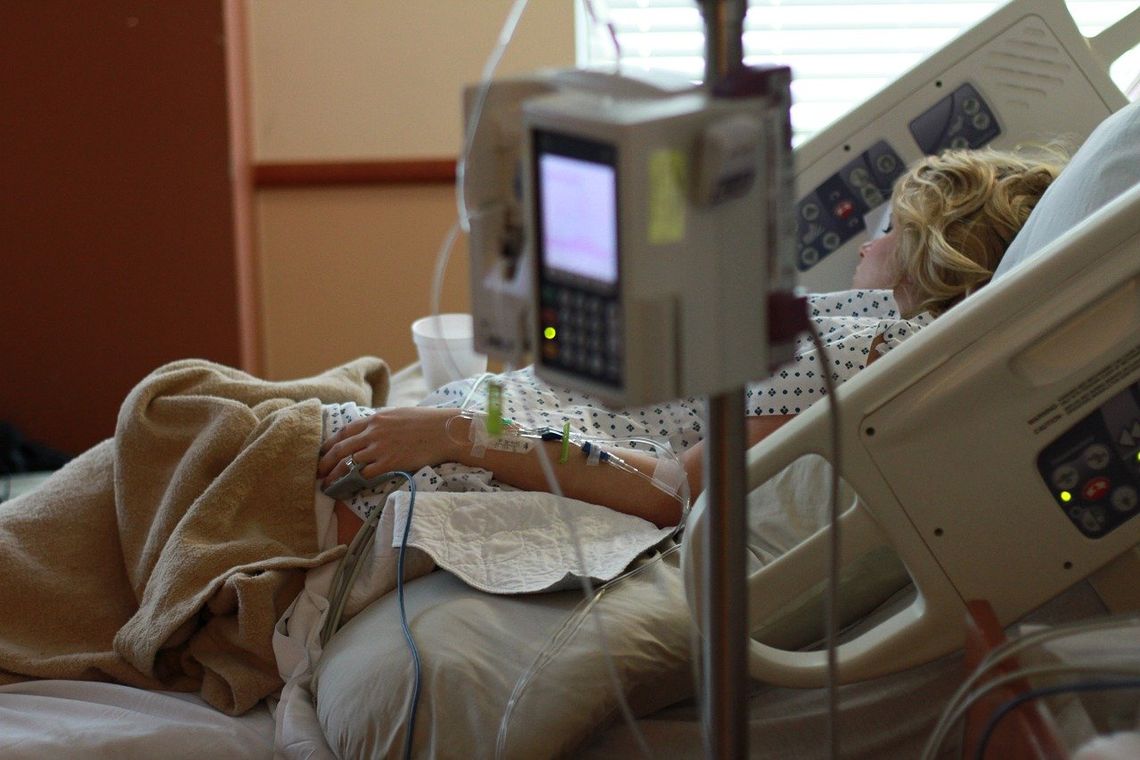 Eksperci: więcej pacjentów będzie umierać z powodu raka i zawałów, a nie COVID-19