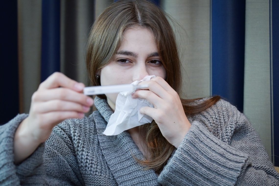 Ekspertka: nie mamy pewności, jakie konkretnie wirusy obecnie dominują w Polsce