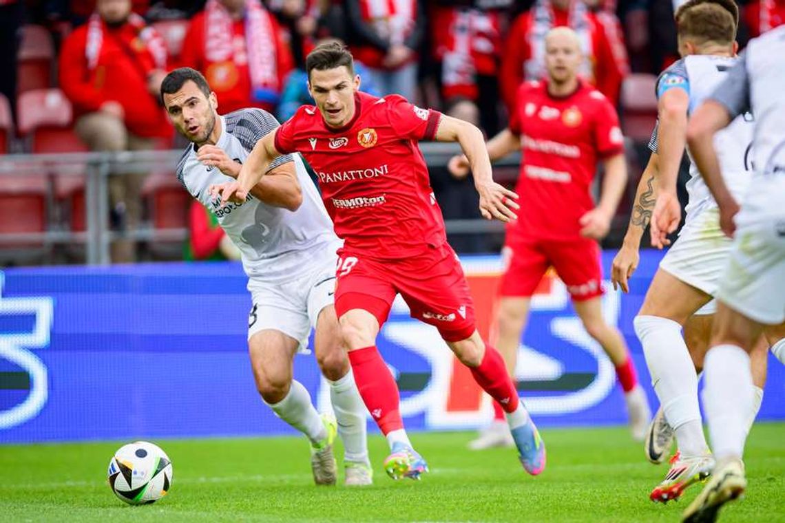 Ekstraklasa piłkarska - Widzew - Puszcza 2:0