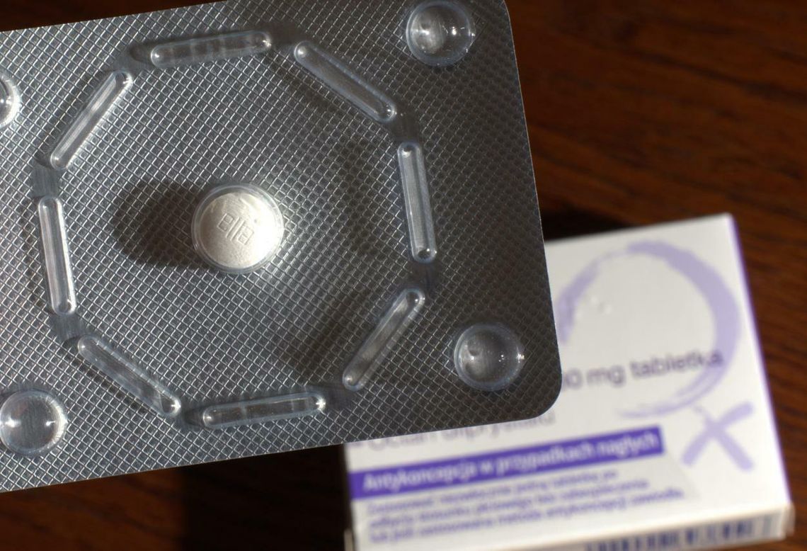 Farmaceuci i lekarze do MZ: recepta na pigułkę "dzień po" wymaga zgody rodziców