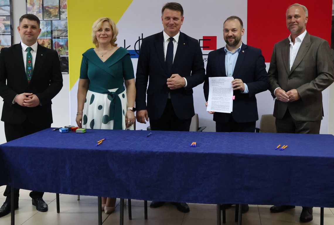 Gmina Opoczno z dotacją na przebudowę drogi w Dzielnej Gmina Opoczno z dotacją na przebudowę drogi w Dzielnej
