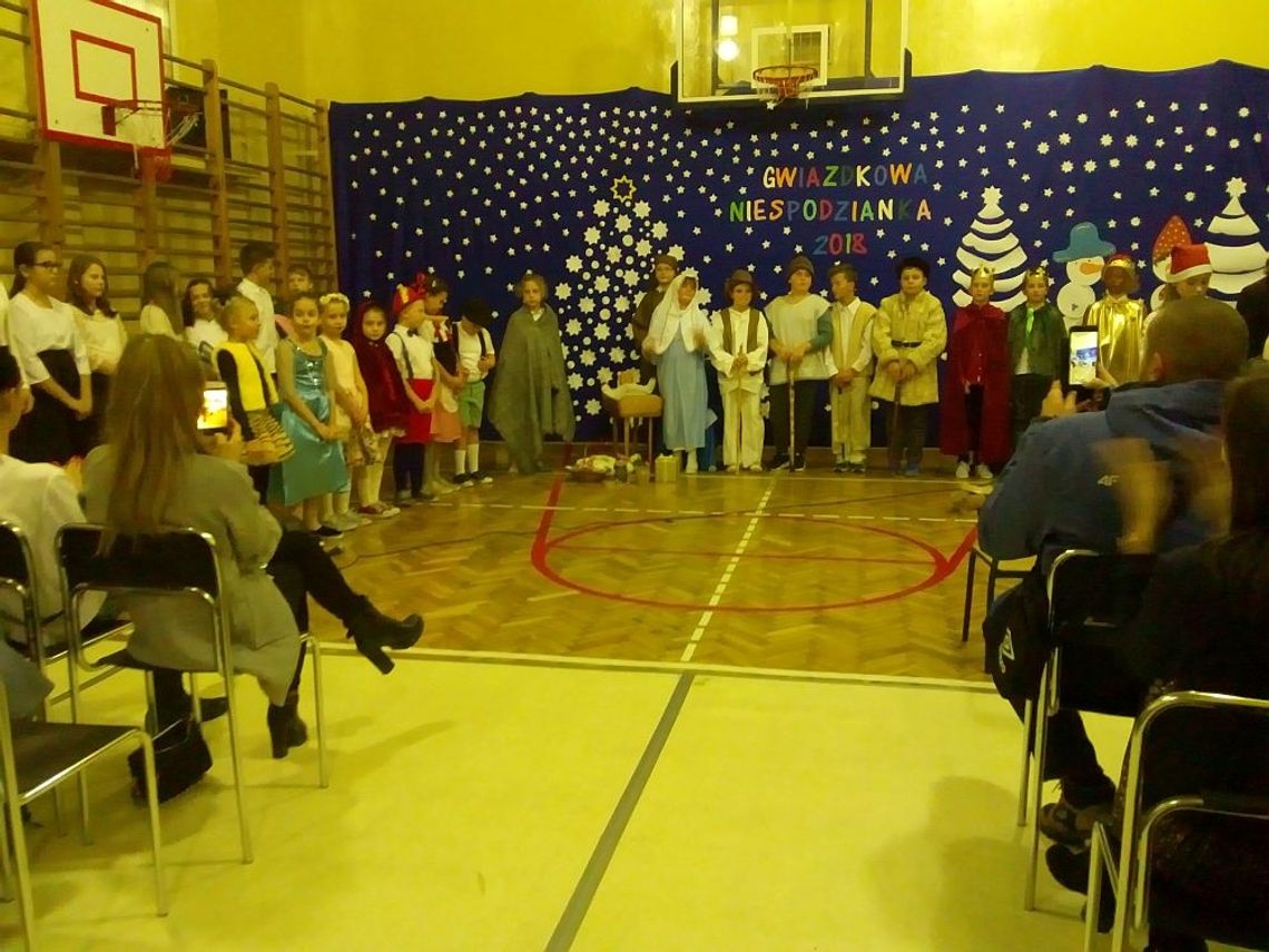 Gwiazdkowa Niespodzianka Dzieciom Gwiazdkowa Niespodzianka Dzieciom