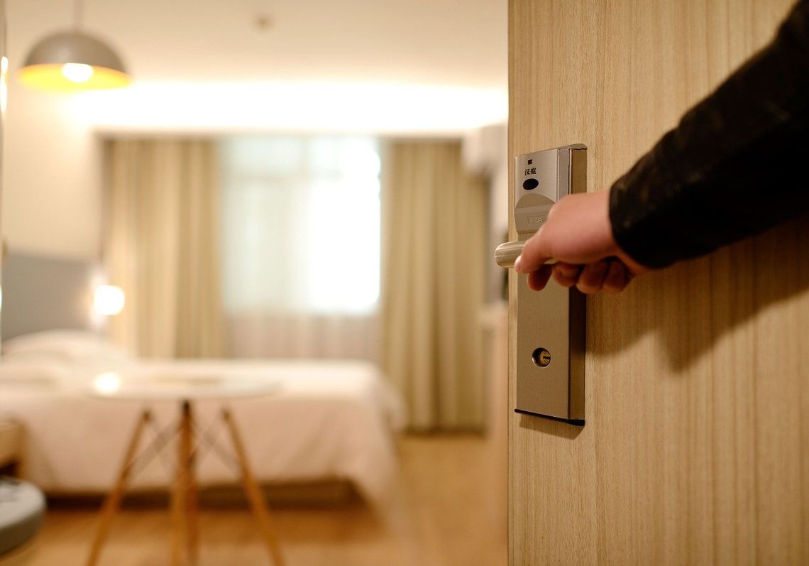 Hotele wznawiają działalność. Turyści masowo rezerwują pobyty weekendowe, ale muszą się liczyć ze wzrostem cen