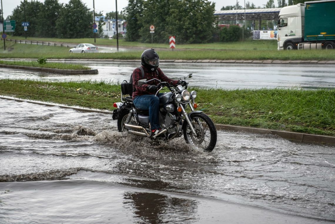 IMGW ostrzega przed burzami w środkowej i wschodniej Polsce