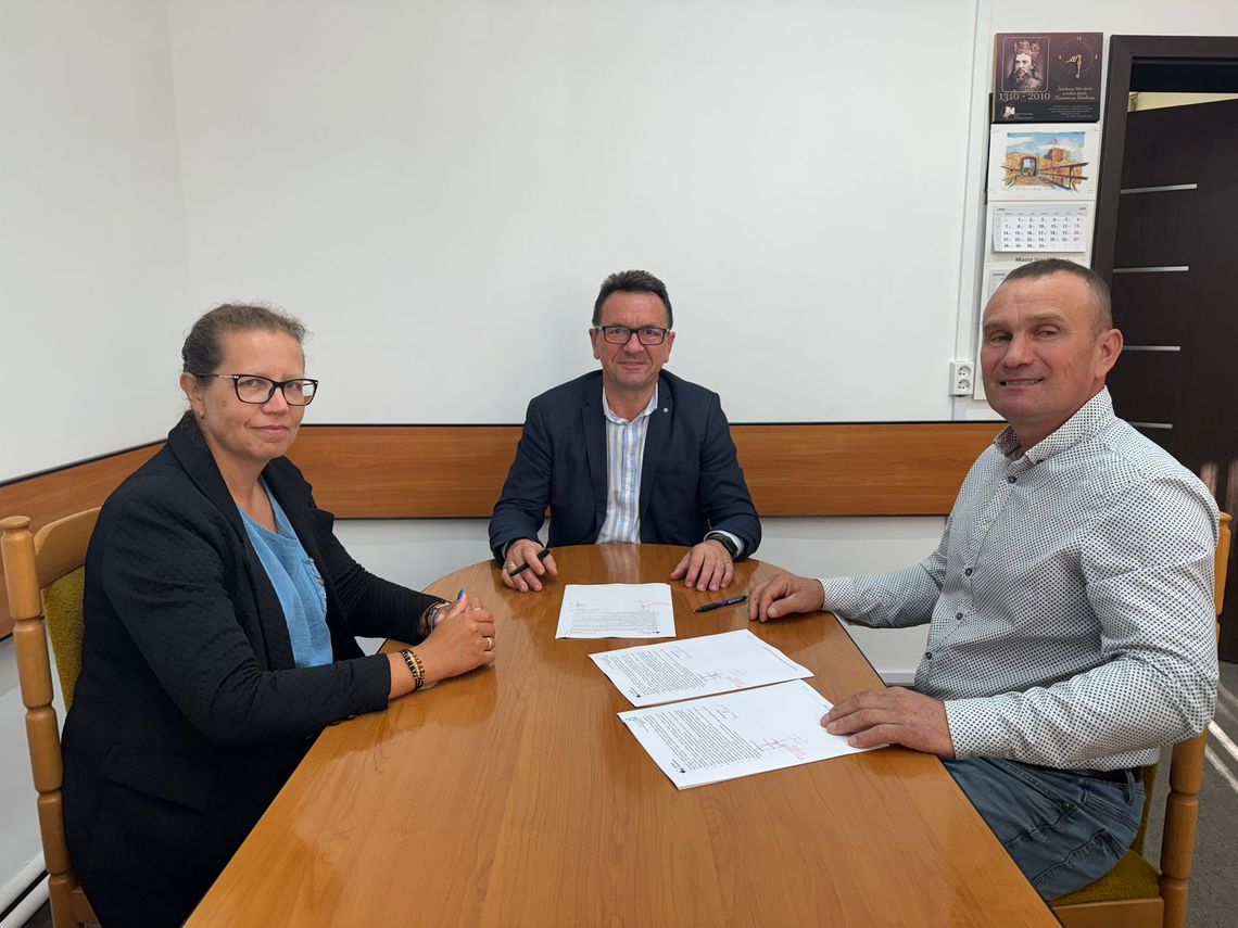 Inowłódz inwestuje w zamek Kazimierza Wielkiego: naprawa mostu i kładki