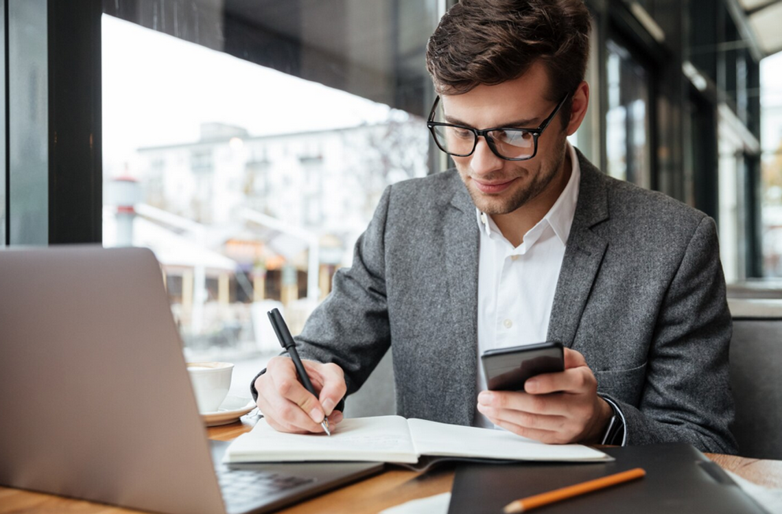 Jak zarządzać ryzykiem walutowym prowadząc firmę