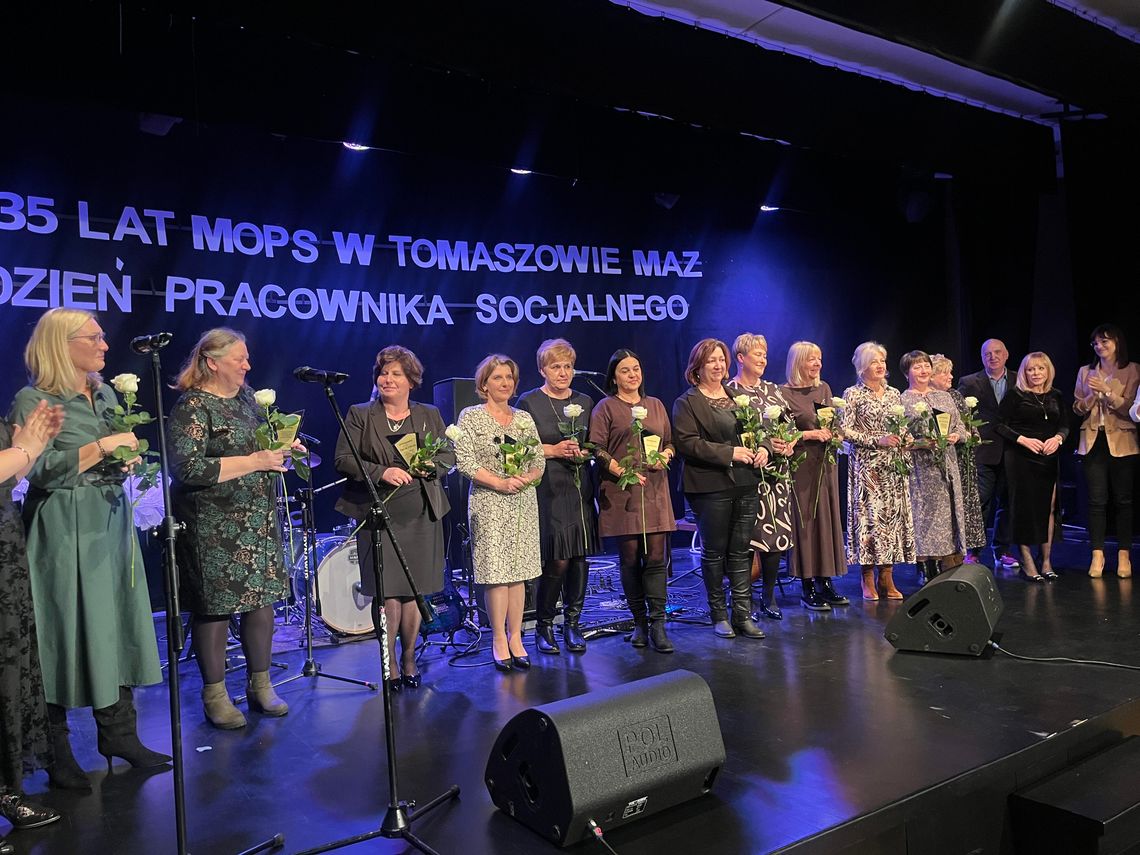 Jubileusz 35-lecia MOPS w Tomaszowie Mazowieckim i obchody Dnia Pracownika Socjalnego Jubileusz 35-lecia MOPS w Tomaszowie Mazowieckim i obchody Dnia Pracownika Socjalnego
