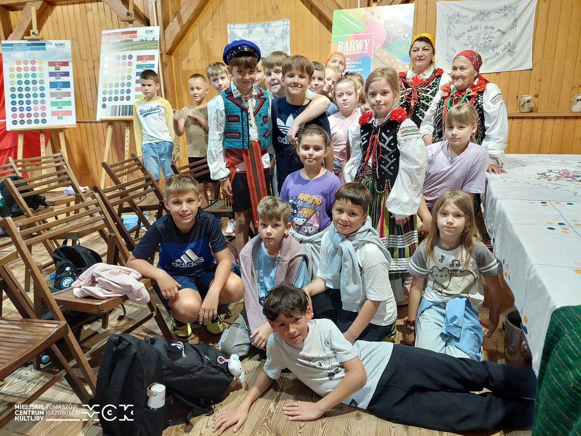 Kolory i tradycja w jednym miejscu — lekcja, która zostaje w pamięci Kolory i tradycja w jednym miejscu — lekcja, która zostaje w pamięci