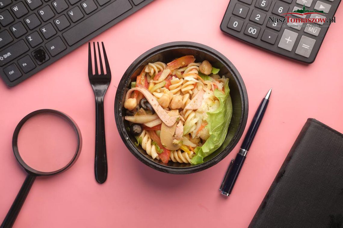 Lunch do pracy — jak jeść zdrowo w ciągu dnia bez chaosu Lunch do pracy — jak jeść zdrowo w ciągu dnia bez chaosu