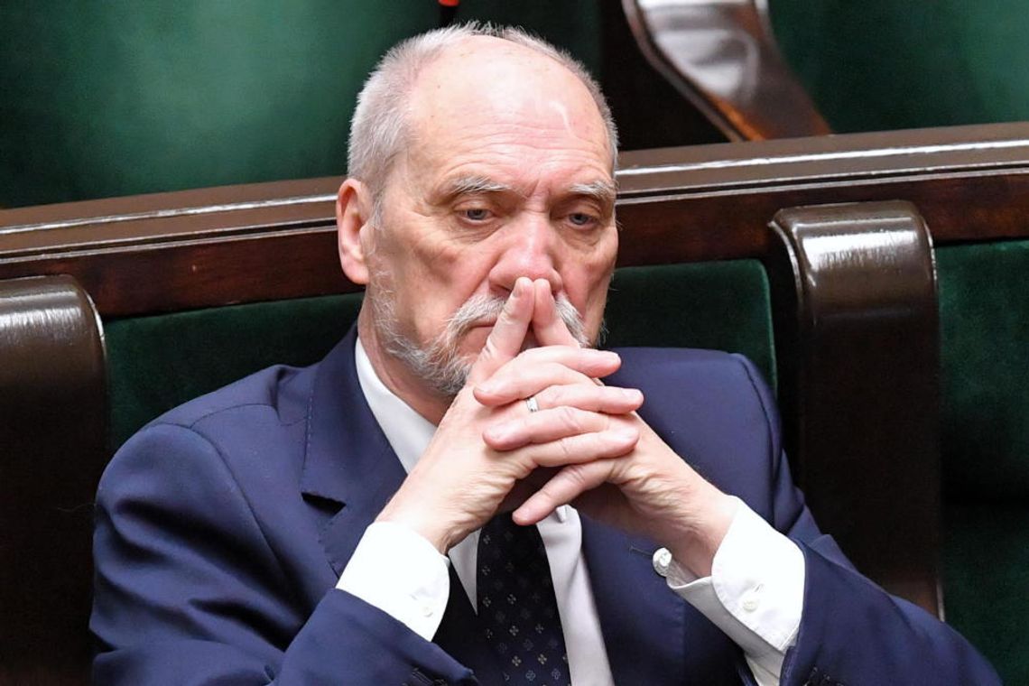 Macierewicz: przyczyną techniczną katastrofy pod Smoleńskiem były przynajmniej dwie eksplozje