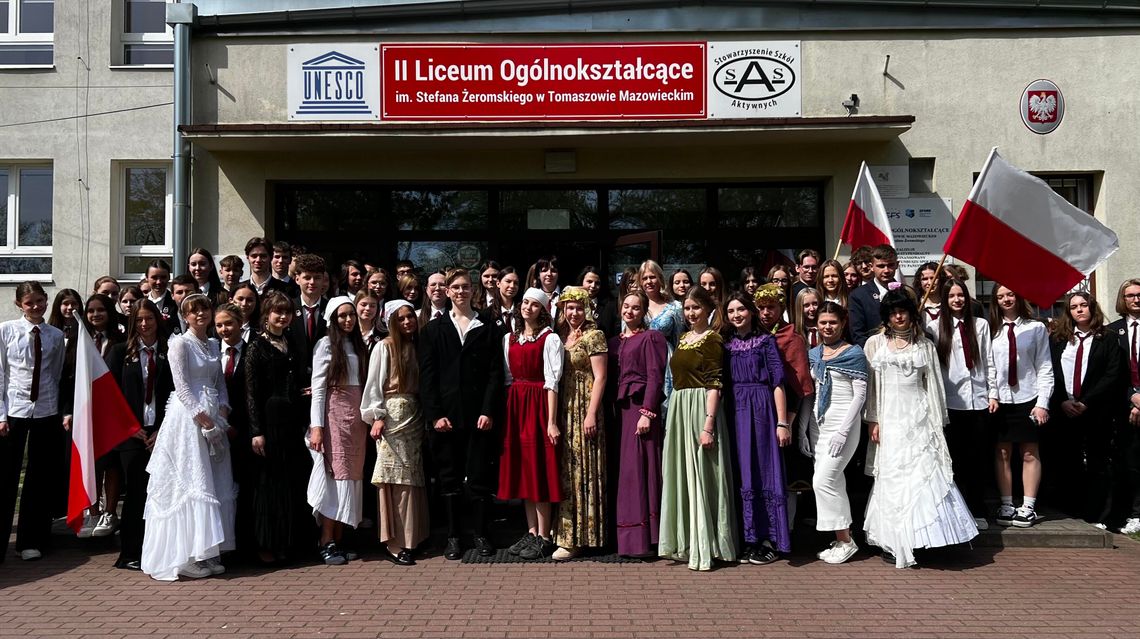 Majowa jutrzenka w innej odsłonie.  234. Rocznica Uchwalenia Konstytucji 3 maja w II LO