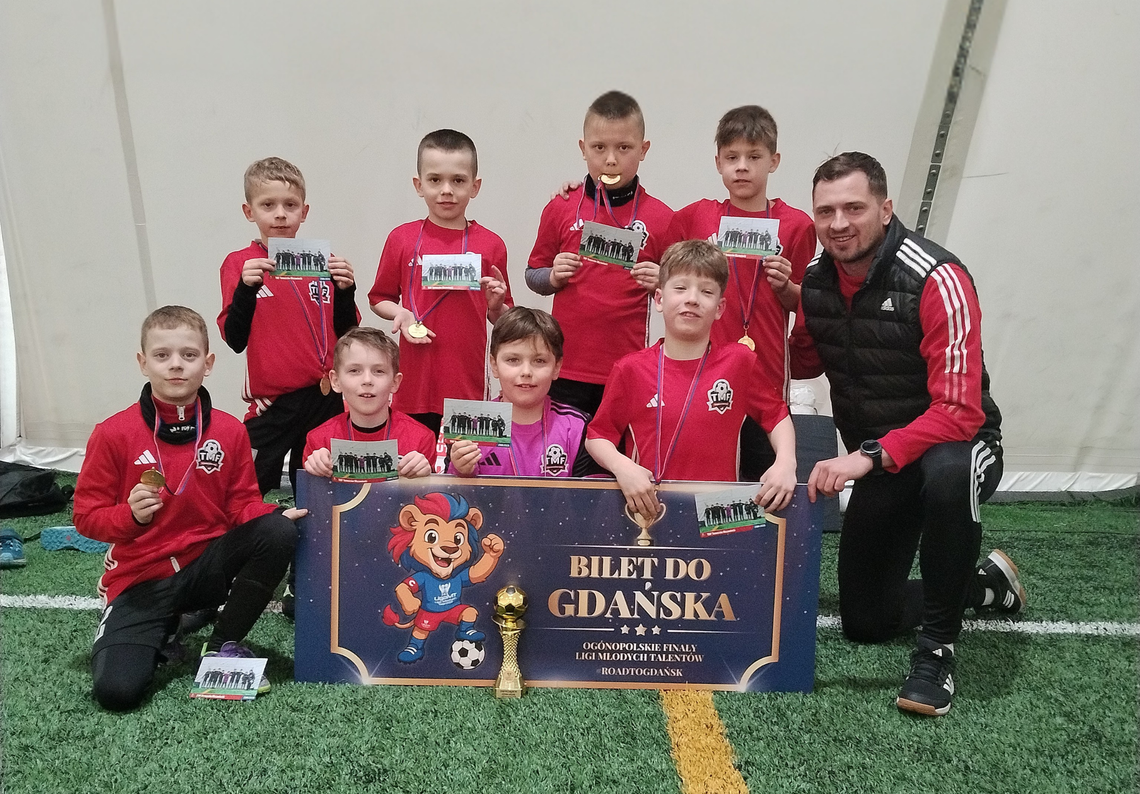 Mali piłkarze z wielkimi marzeniami. TMF Tomaszów Mazowiecki zagra w ogólnopolskim finale