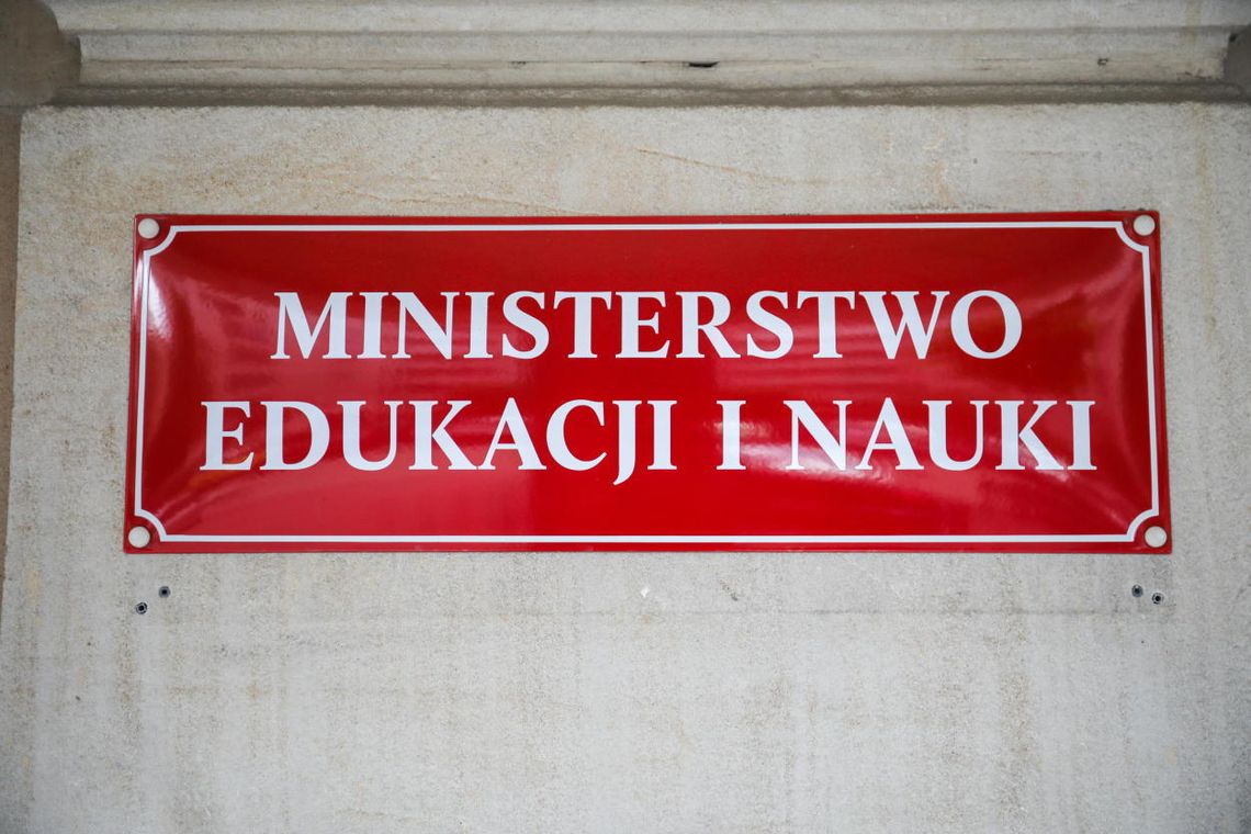 MEiN przestało istnieć, utworzono Ministerstwo Edukacji Narodowej i Ministerstwo Nauki i Szkolnictwa Wyższego