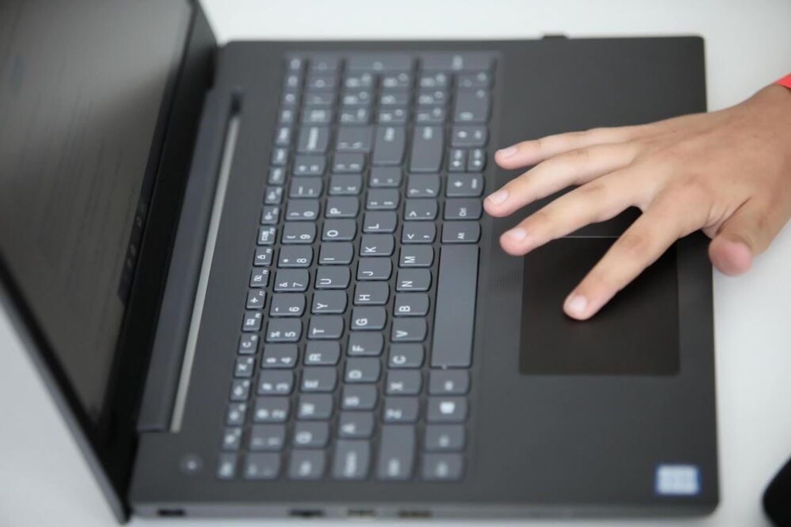 Miłość z internetu mniej intensywna? Wyniki międzynarodowych badań