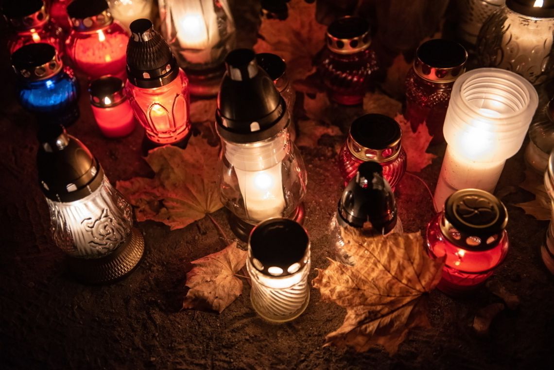 Mistrzyni świeckiej ceremonii pogrzebowej: rośnie zapotrzebowanie na takie pochówki