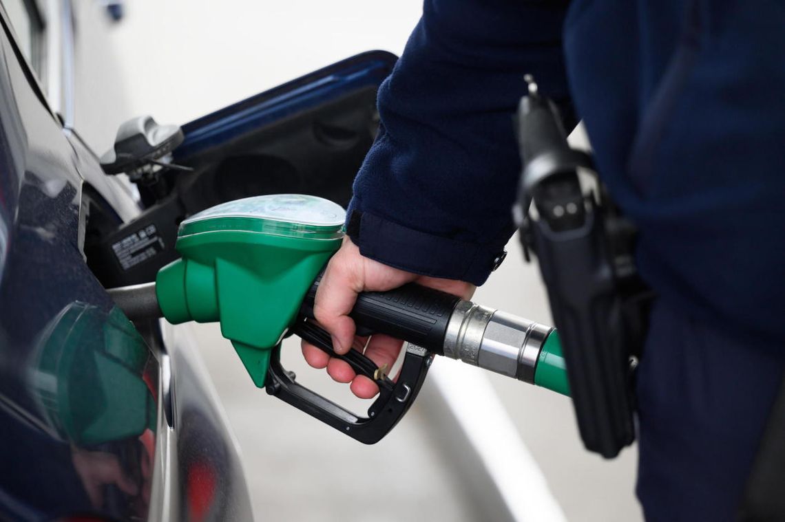 MKiŚ: specjalna wyszukiwarka pozwoli kierowcom sprawdzić czy samochód można tankować benzyną E10