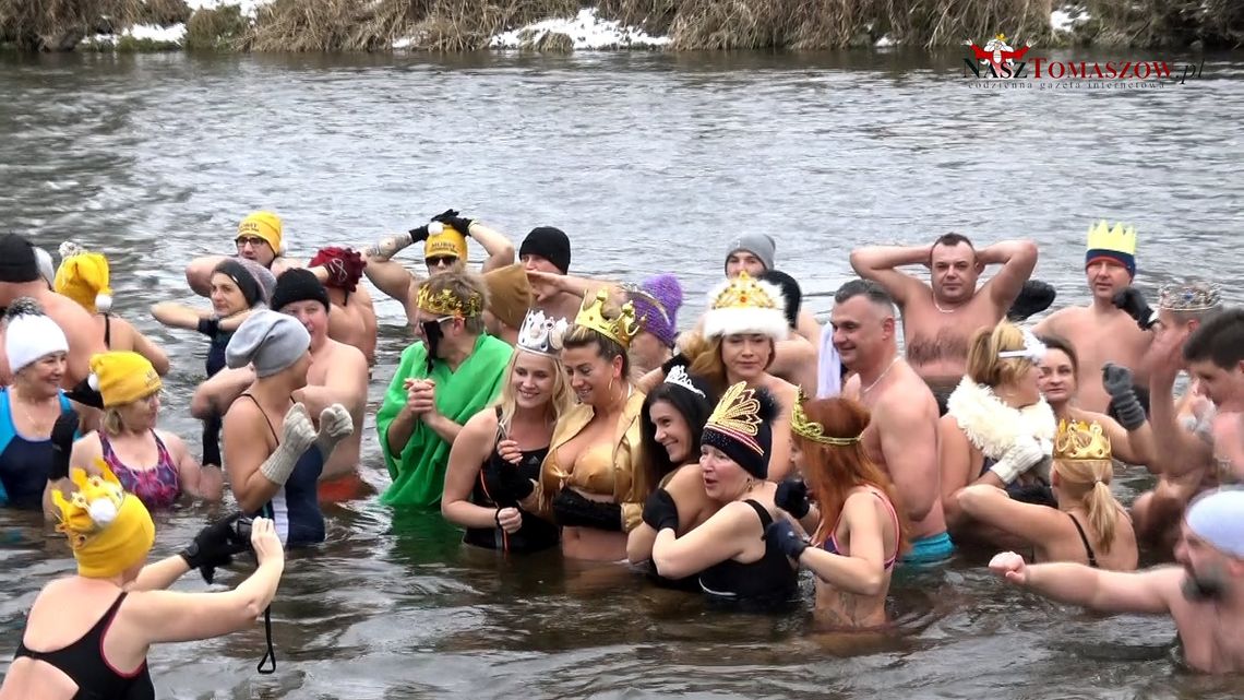 Morsowanie w święto Trzech Króli Morsowanie w święto Trzech Króli