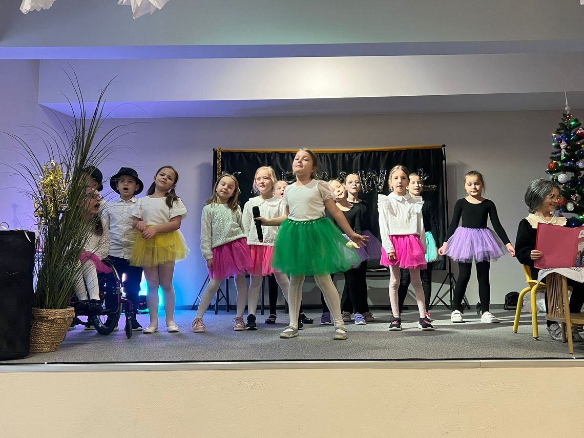 Muzyczna podróż w przeszłość w Dziennym Domu Pobytu