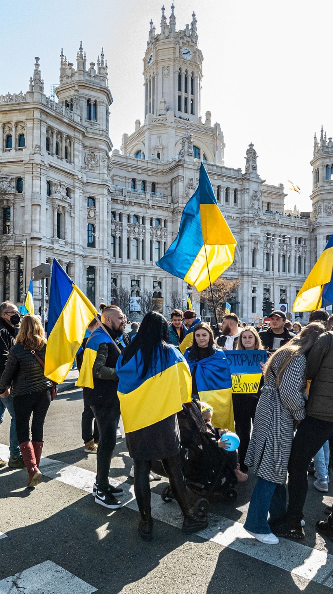 Na koniec maja 953,25 tys. obywateli Ukrainy w Polsce miało status ochrony czasowej; w UE 4,3 mln