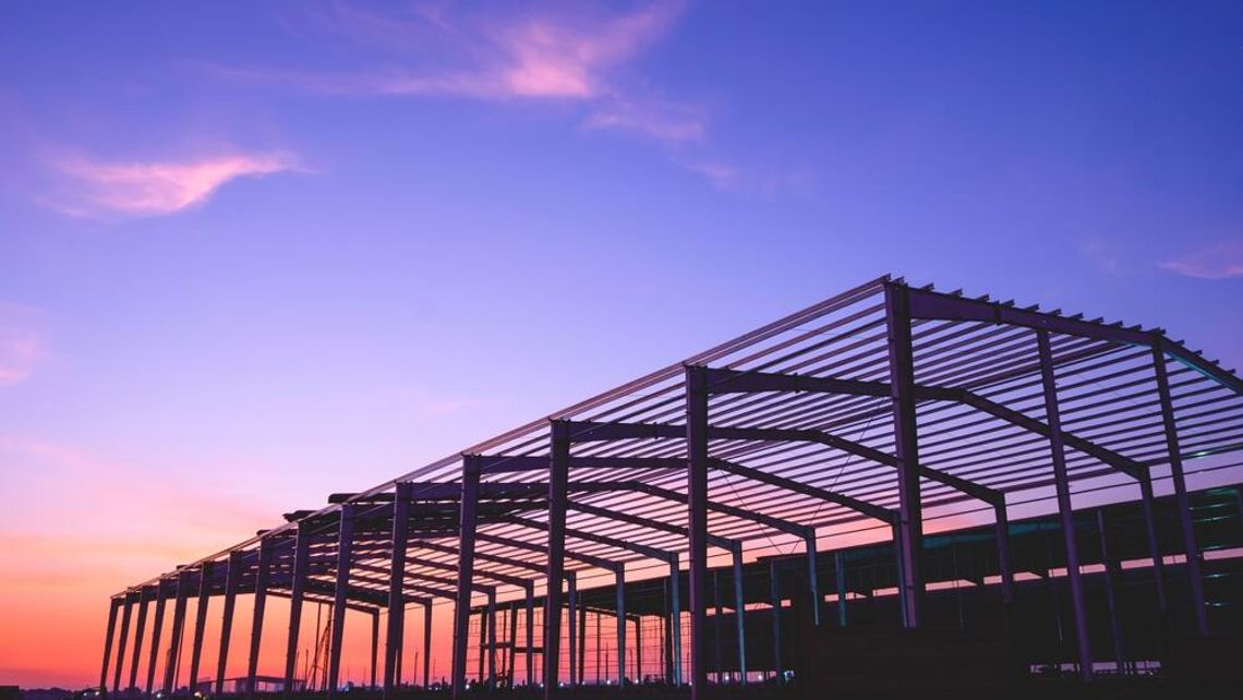 Najczęstsze błędy inwestorów przy budowie hal i jak ich unikać