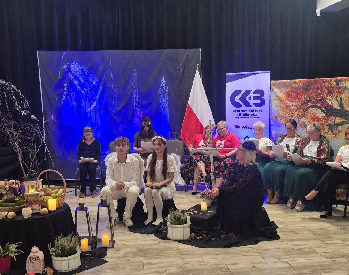 Narodowe Czytanie w Wiadernie połączyło mieszkańców wokół „Dziadów” Narodowe Czytanie w Wiadernie połączyło mieszkańców wokół „Dziadów”