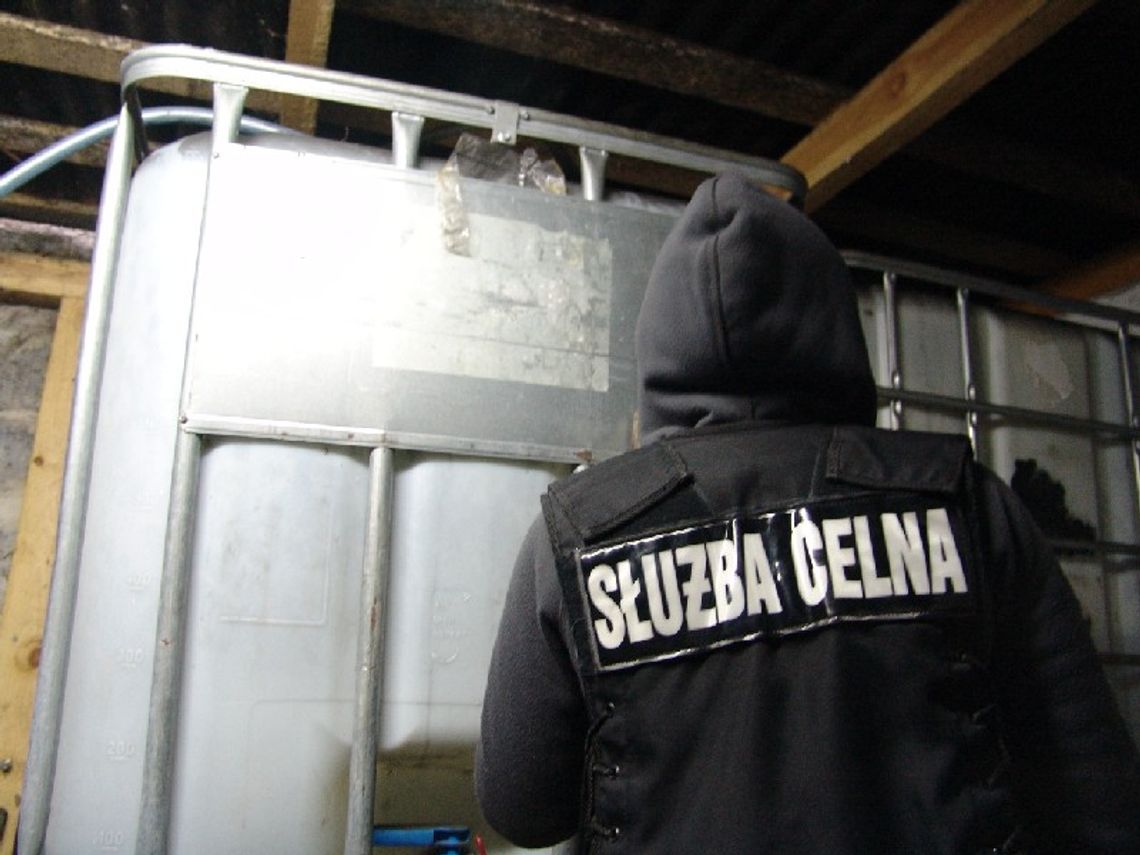 Nielegalna rozlewnia alkoholu zlikwidowana Nielegalna rozlewnia alkoholu zlikwidowana