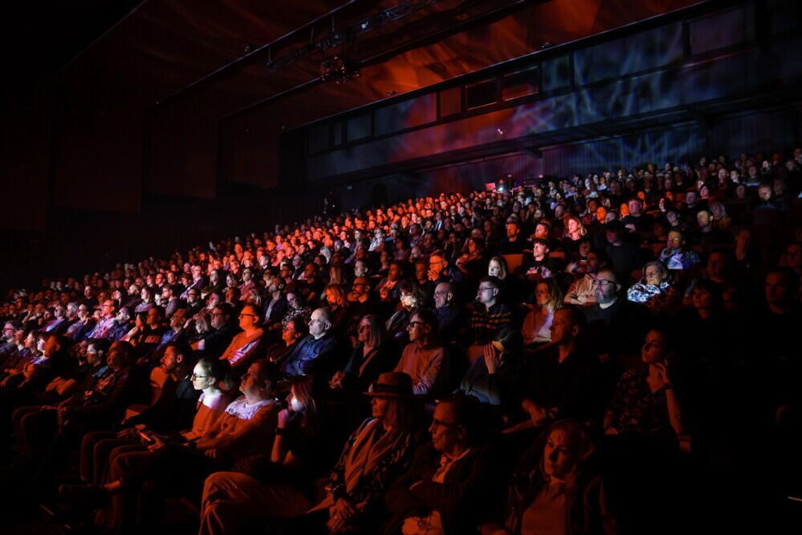 Niemal 70 proc. Polaków było w tym roku na koncercie, 51 proc. w kinie, a blisko 29 proc. w teatrze Niemal 70 proc. Polaków było w tym roku na koncercie, 51 proc. w kinie, a blisko 29 proc. w teatrze