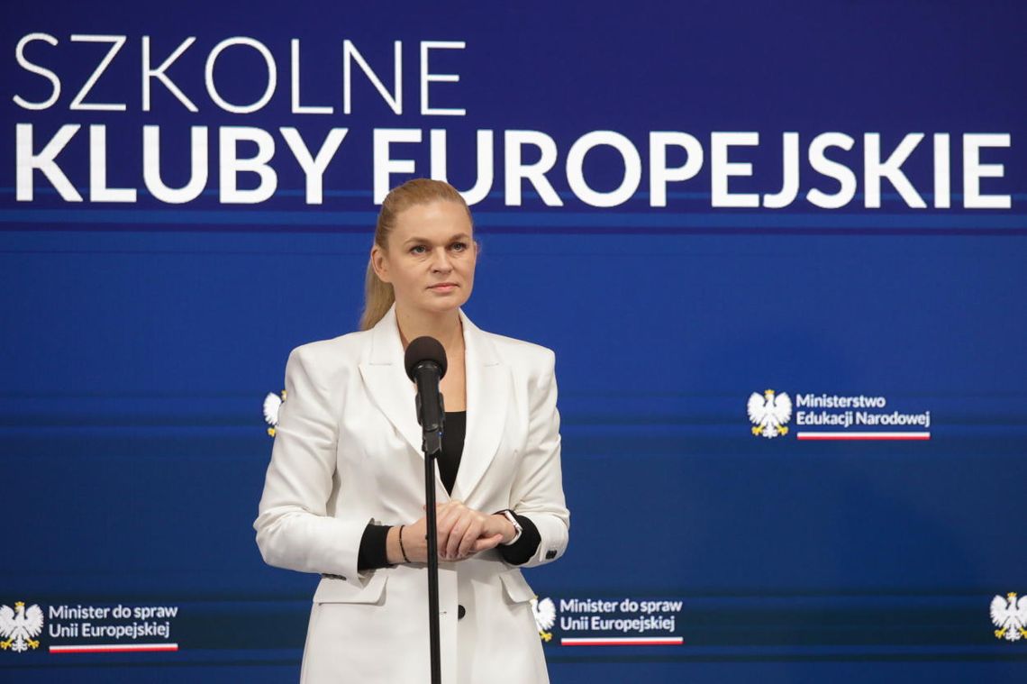 Nowacka: zachęcamy szkoły do organizowania Szkolnych Klubów Europejskich