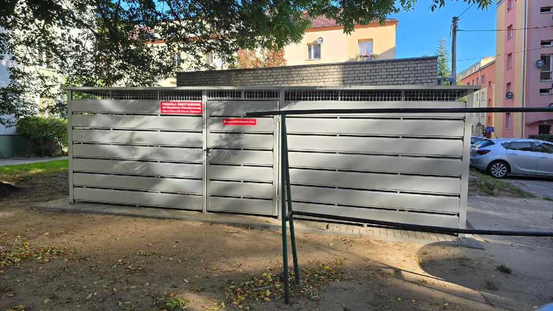Nowe altany śmietnikowe w tomaszowskich wspólnotach. Estetyka idzie w parze z ekologią
